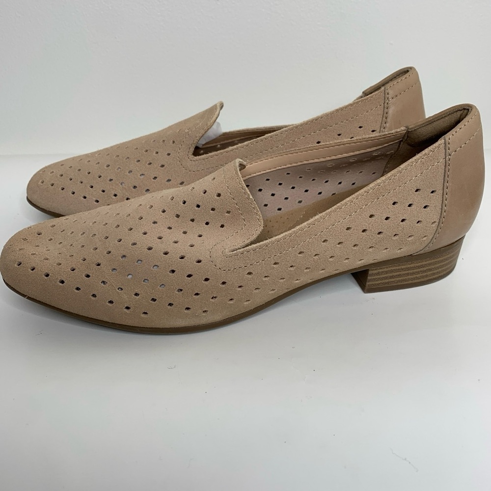 Clarks Women's Collection Juliet Hayes Perforated Flats Sand Suede Sz 8 M - Picture 2 of 11